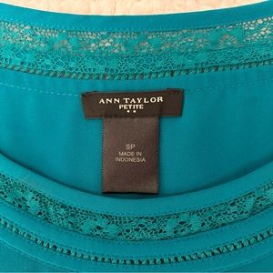 Dressy  Ann Taylor Deep Turquoise  Sleeveless Top  Size Petite Small